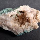 Quartz (variety rose quartz)Passo Duron, Duron Valley, Trento Province, Trentino-Alto Adige (Trentino-Südtirol), Italy8 x 5,5 cm (Author: Volkmar Stingl)