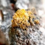 SteropesiteCráter La Fossa, Isla Vulcano, Islas Eolias, Lípari, Provincia Messina, Sicilia, Italia1-2 mm (Author: mineralenzo)