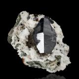 Anatasa en Albita<br />Hardangervidda, Hordaland, Noruega<br />3.5 x 5 x 4 cm / Cristal principal: 2.3 cm<br /> (Autor: Museo MIM)