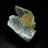 Quartz, Rutile, Chlorite GroupManihar Valley, Kullu District, Himachal Pradesh, India6.1 x 6.0 cm (Author: am mizunaka)