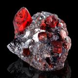 Rhodonite on GalenaMina Broken Hill Proprietary, Broken Hill, Condado Yancowinna, Nueva Gales del Sur, Australia4 x 4 x 3.5 cm / main crystal: 2 cm (Author: MIM Museum)