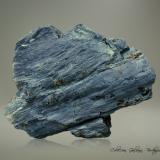 Dumortierita<br />Soavina, Distrito Betafo, Región Vakinankaratra, Madagascar<br />76 x 66 x 41 mm.<br /> (Autor: Rafael Galiana)