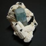 Beryl (variety aquamarine), Feldspar<br />Erongo Mountain, Usakos, Erongo Region, Namibia<br />55x70x45mm<br /> (Author: Heimo Hellwig)