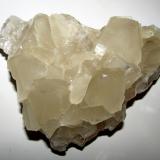 Calcita.Canteras de mármol, Estremoz, Distrito Évora, Província Alentejo Central, Región Alentejo, Portugal12''8 x 11 cm. (Autor: phrancko)