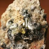 Apatito y HematitesMinas Nuestra Señora del Carmen, La Celia, Jumilla, Comarca Altiplano, Región de Murcia (Murcia), España13 cm x 9 cm (Autor: Javi Llamazares)