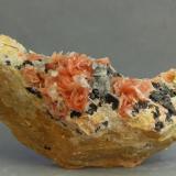 CerusitaAdeghoual (Aderhoual), Coud'a, distrito minero Mibladen, Mibladen, Midelt, Provincia Midelt, Región Drâa-Tafilalet, Marruecos85x39x31 mm (Autor: Juan Espino)