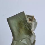 Fluorita<br />Mina Xianghuapu, Xianghualing, Linwu, Prefectura Chenzhou, Provincia Hunan, China<br />10,5 x 4,5 x 3 cm<br /> (Autor: Raúl S. Llorente)