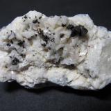 Calcopirita, DolomitaCala Mines, Cala, Comarca Sierra de Huelva, Huelva, Andalusia, Spain6 x 3 cm. (Autor: prcantos)