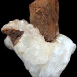 Siderita, Calcita<br />Playa de Area, Faro (San Xiao), Viveiro, Comarca da Mariña Occidental, Lugo, Galicia / Galiza, España<br />58 x 48 x 44 mm.<br /> (Autor: José Luis Zamora)