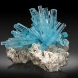 Beryl (variety aquamarine) with Ortochlase and Quartz (variety smoky)Valle Shigar, Distrito Shigar, Gilgit-Baltistan (Áreas del Norte), Paquistán27,0	x	25,0	x	22,0	cm (Author: MIM Museum)