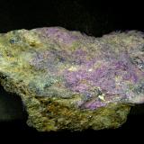Stichtita sobre serpentina y cromitaTasmania, Australia11 x 7 x 3 cm. (Autor: Felipe Abolafia)