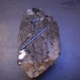 Cuarzo y Elbaita<br />Badajoz, Extremadura, España<br />5,5 x 3,5 x 3 cm<br /> (Autor: Antonio Alcaide)