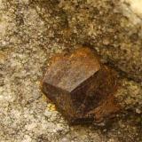 Goethita pseudo Pirita<br />Yacimiento de piritas, Cortijo de Jarapalos, Alhaurín de la Torre, Comarca Valle del Guadalhorce, Málaga, Andalucía, España<br />7 x 6,5 x 5,5 cm<br /> (Autor: Antonio Alcaide)