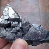 Hematites pseudo Magnetita (martita)<br />Volcán Payún Matru, Malargüe, Departamento Malargüe, Provincia Mendoza, Argentina<br />7 x 5,5 x 3,5 cm<br /> (Autor: Cristalino)