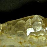 Cuarzo<br />Arondu, Valle Basha, Distrito Shigar, Gilgit-Baltistan (Áreas del Norte), Paquistán<br />Cristal laminar: 4,5 x 2 x 1 cm. Cristal escalonado: 6 x 1,5 x 1 cm.<br /> (Autor: Felipe Abolafia)