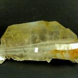 Cuarzo<br />Arondu, Valle Basha, Distrito Shigar, Gilgit-Baltistan (Áreas del Norte), Paquistán<br />Cristal laminar: 4,5 x 2 x 1 cm. Cristal escalonado: 6 x 1,5 x 1 cm.<br /> (Autor: Felipe Abolafia)