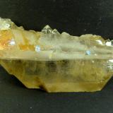 Cuarzo<br />Arondu, Valle Basha, Distrito Shigar, Gilgit-Baltistan (Áreas del Norte), Paquistán<br />Cristal laminar: 4,5 x 2 x 1 cm. Cristal escalonado: 6 x 1,5 x 1 cm.<br /> (Autor: Felipe Abolafia)