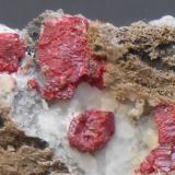 Cinabrio<br />Mina Escarlati, Puerto de las Señales, Maraña, Comarca Montaña Oriental, León, Castilla y León, España<br />6 x 6 x 3 cm<br /> (Autor: Antonio Alcaide)