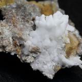 AragonitoMina Jalapa, El Molar, Comarca Priorat, Tarragona, Cataluña / Catalunya, España5 x 4 x 2 cm (Autor: karbu8)