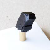 BabingtonitaIndicios de Babingtonita, Qiaojia, Prefectura Zhaotong, Provincia Yunnan, ChinaMedidas pieza: 1,8x0,9x0,7 cm (Autor: Sergio Pequeño)