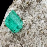 Beryl (variety emerald), Albite (variety cleavelandite), Pyrite<br />Chivor mining district, Municipio Chivor, Eastern Emerald Belt, Boyacá Department, Colombia<br />43x35x41mm, xl=10mm<br /> (Author: Fiebre Verde)