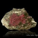 Cuprita (variedad calcotriquita)<br />Minas Ray, Zona Scott Mountain, Distrito Mineral Creek, Montes Dripping Spring, Condado Pinal, Arizona, USA<br />113 x 73 x 60 mm.<br /> (Autor: Rafael Galiana)