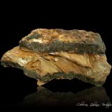 Antofilita<br />Mina Sedalia Copper, Trout Creek, Salida, Distrito Sedalia, Condado Chaffee, Colorado, USA<br />92 x 63 x 38 mm.<br /> (Autor: Rafael Galiana)