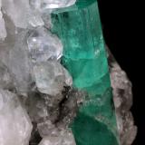 Beryl (variety emerald), Calcite<br />La Pita mining district, Polveros Mine, Municipio Maripí, Western Emerald Belt, Boyacá Department, Colombia<br />41x52x59mm, xl=26x9mm<br /> (Author: Fiebre Verde)