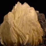 Barite and Goethite<br />Mi Marujita Mine, Cabezo de las Norias, De Enmedio Range, Puerto Lumbreras, Comarca Alto Guadalentín, Region of Murcia (Murcia), Spain<br />FOV 16 mm<br /> (Author: Adrian Pripoae)