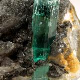 Beryl (variety emerald), Calcite<br />Muzo mining district, Western Emerald Belt, Boyacá Department, Colombia<br />62x27x39mm, original xl=25mm<br /> (Author: Fiebre Verde)