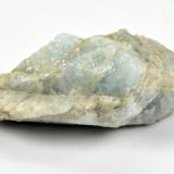 Berilo<br />Yacimiento Arroyo del Horcajo, Arroyo El Horcajo, Guadalix de la Sierra, Comarca Cuenca Alta del Manzanares, Comunidad de Madrid, España<br />8,5x5x3 cm.<br /> (Autor: Ramón Jiménez)