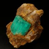 Beryl (variety emerald), Quartz<br />Gachalá mining district,  El Toro Mine, Municipio Gachalá, Eastern Emerald Belt, Cundinamarca Department, Colombia<br />37x48x41mm, xl=17x20mm<br /> (Author: Fiebre Verde)