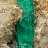 Beryl (variety emerald), Calcite, Pyrite<br />Chivor mining district, Municipio Chivor, Eastern Emerald Belt, Boyacá Department, Colombia<br />56x63x43mm, xl=30x7mm<br /> (Author: Fiebre Verde)