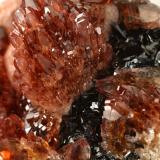 Rhodochrosite, ManganiteZona minera N'Chwaning, Kuruman, Kalahari manganese field (KMF), Provincia Septentrional del Cabo, Sudáfrica38x39x28mm (Author: Fiebre Verde)