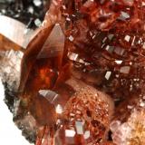 Rhodochrosite, ManganiteZona minera N'Chwaning, Kuruman, Kalahari manganese field (KMF), Provincia Septentrional del Cabo, Sudáfrica38x39x28mm (Author: Fiebre Verde)