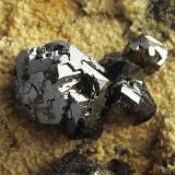 SphaleriteMeggen Mine, Lennestadt, Olpe, Sauerland, North Rhine-Westphalia/Nordrhein-Westfalen, GermanySpecimen size 6 cm, largest crystal 1 cm (Author: Tobi)