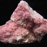 Rhodocrosite, Quartz and CalciteMina Boldut, zona minera Cavnic, Cavnic, Maramures, Rumanía11.5 x 9.5 cm (Author: Deyu)