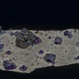 Fluorite, SphaleriteElmwood Mine, Carthage, Central Tennessee Ba-F-Pb-Zn District, Smith County, Tennessee, USA25.2 x 7.8 cm (Author: am mizunaka)