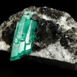 Beryl (variety emerald), Albite (variety cleavelandite), Dolomite<br />Chivor mining district, Municipio Chivor, Eastern Emerald Belt, Boyacá Department, Colombia<br />80x39x33mm, aggregate=35x16mm<br /> (Author: Fiebre Verde)