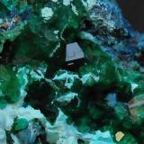 Dioptasa y Shattuckita<br />Mina Tantara, Shinkolobwe, Cinturón de cobre de Katanga, Katanga (Shaba), República Democrática del Congo (Zaire)<br />5 x 4 x 3,5 cm<br /> (Autor: Antonio Alcaide)