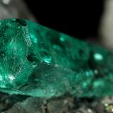 Beryl (variety emerald), Calcite, Dolomite, Pyrite<br />Chivor mining district, Municipio Chivor, Eastern Emerald Belt, Boyacá Department, Colombia<br />31x56x28mm, xl=19x6mm<br /> (Author: Fiebre Verde)