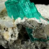 Beryl (variety emerald), Albite (variety cleavelandite), Dolomite, Pyrite<br />Chivor mining district, Piedra de Chulo Mine, Municipio Chivor, Eastern Emerald Belt, Boyacá Department, Colombia<br />54x37x33mm, aggregate=14x18mm<br /> (Author: Fiebre Verde)