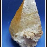 Calcite<br />Isfahan Province, Iran<br />9 * 6 cm<br /> (Author: h.abbasi)