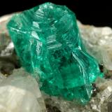 Beryl (variety emerald), Calcite, PyriteChivor (distrito minero), Municipio Chivor, Cinturón Esmeraldífero Oriental, Departamento Boyacá, Colombia35x23x20mm, xl=9mm (Author: Fiebre Verde)