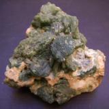 Estilbita-Ca y Celadonita<br />Distrito Jalgaon, Maharashtra, India<br />7 x 7 x 6 cm<br /> (Autor: Antonio Alcaide)