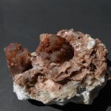 Aragonito<br />Afloramiento del Keuper, Los Tolmos, Arbujuelo, Medinaceli, Comarca Arcos de Jalón, Soria, Castilla y León, España<br />8 x 5,5 x 5,5 cm<br /> (Autor: Antonio Alcaide)