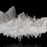 Barite on QuartzDawashan deposit, Jinkouhe District, Leshan Prefecture, Sichuan Province, China31,0	x	22,0	x	13,0	cm (Author: MIM Museum)