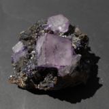 Fluorita y Esfalerita<br />Mina Elmwood, Carthage, Distrito Central Tennessee Ba-F-Pb-Zn, Condado Smith, Tennessee, USA<br />7 x 6,5 x 4<br /> (Autor: Antonio Alcaide)