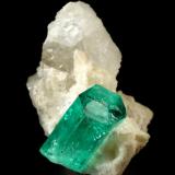 Beryl (variety emerald), Calcite, Dolomite<br />Chivor mining district, Municipio Chivor, Eastern Emerald Belt, Boyacá Department, Colombia<br />30x28x27mm, xl=17x8.5mm<br /> (Author: Fiebre Verde)