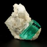 Beryl (variety emerald), Calcite, Dolomite<br />Chivor mining district, Municipio Chivor, Eastern Emerald Belt, Boyacá Department, Colombia<br />30x28x27mm, xl=17x8.5mm<br /> (Author: Fiebre Verde)